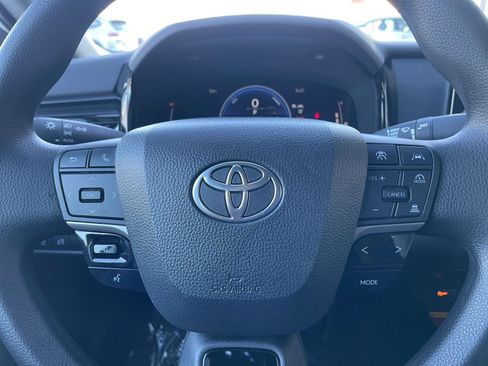 Used 2025 Toyota Camry LE image 27
