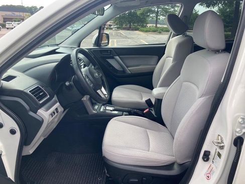 Used 2018 Subaru Forester 2.5i Premium w/ All-Weather Package image 4