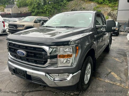 Used 2022 Ford F150 XLT w/ Trailer Tow Package AWD/4WD image 5