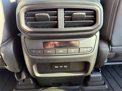 New 2025 Honda Pilot Touring image 22