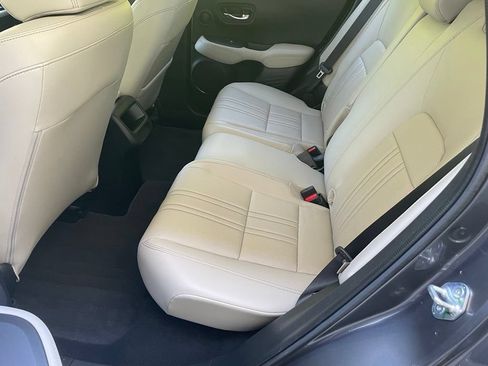 Certified 2024 Honda HR-V EX-L image 10