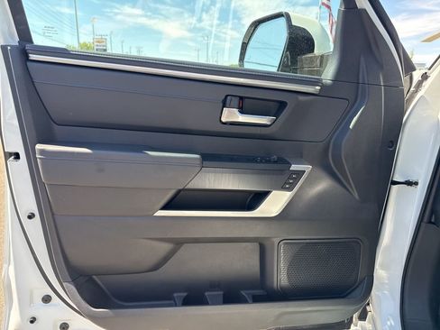 Used 2025 Toyota Tundra Platinum AWD/4WD image 28