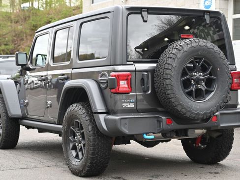 Used 2024 Jeep Wrangler Unlimited AWD/4WD image 4