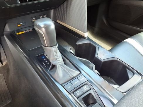 Certified 2025 Toyota Camry SE image 21