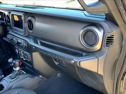 Used 2022 Jeep Wrangler Unlimited Sport image 18