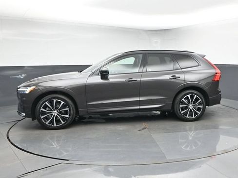 Used 2023 Volvo XC60 B5 Plus w/ Climate Package AWD/4WD image 4