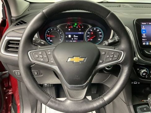 Used 2022 Chevrolet Equinox Premier AWD/4WD image 16