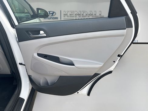 Used 2018 Hyundai Tucson SE w/ Cargo Package AWD/4WD image 27