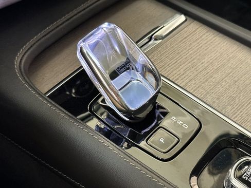 Certified 2024 Volvo XC90 T8 Ultimate w/ Protection Package Premier AWD/4WD image 22