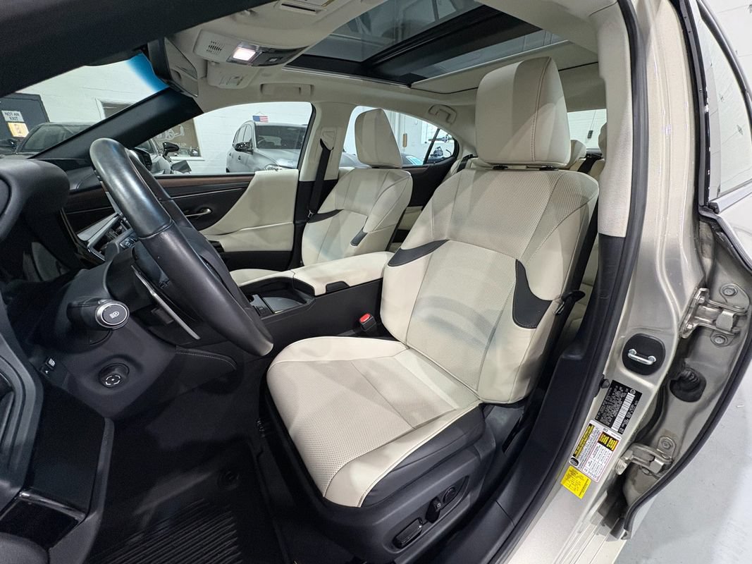 Used 2023 Lexus ES 350 w/ Premium Package FWD image 9