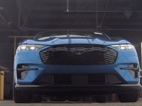 Used 2025 Ford Mustang Mach-E GT image 3