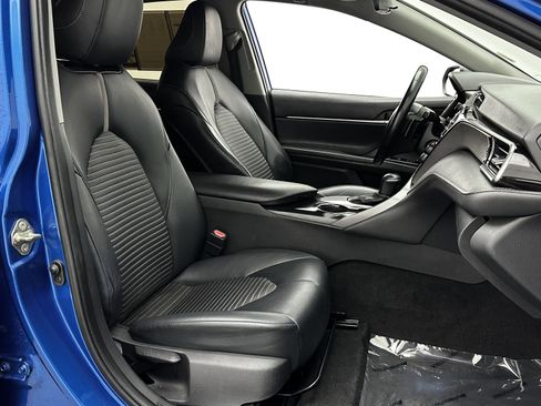 Used 2020 Toyota Camry SE image 33
