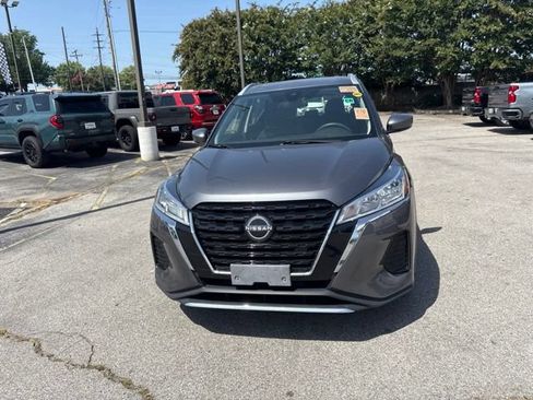 Used 2022 Nissan Kicks SV FWD image 8