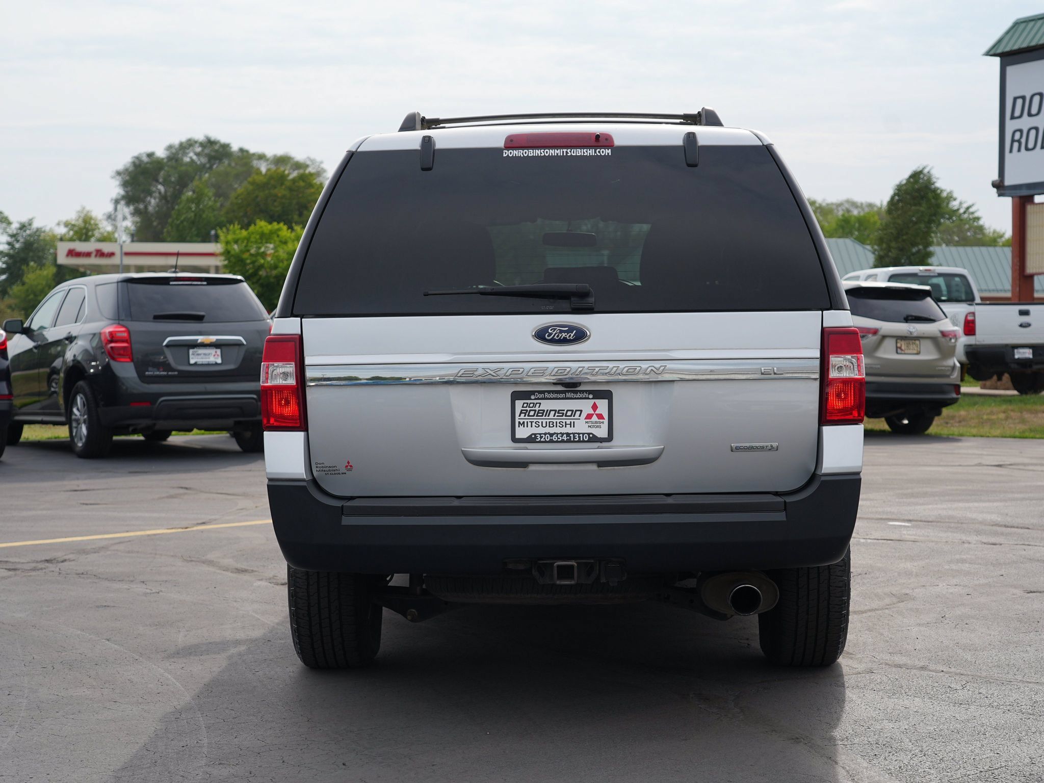 Used 2017 Ford Expedition EL XL w/ Equipment Group 101A RWD image 4