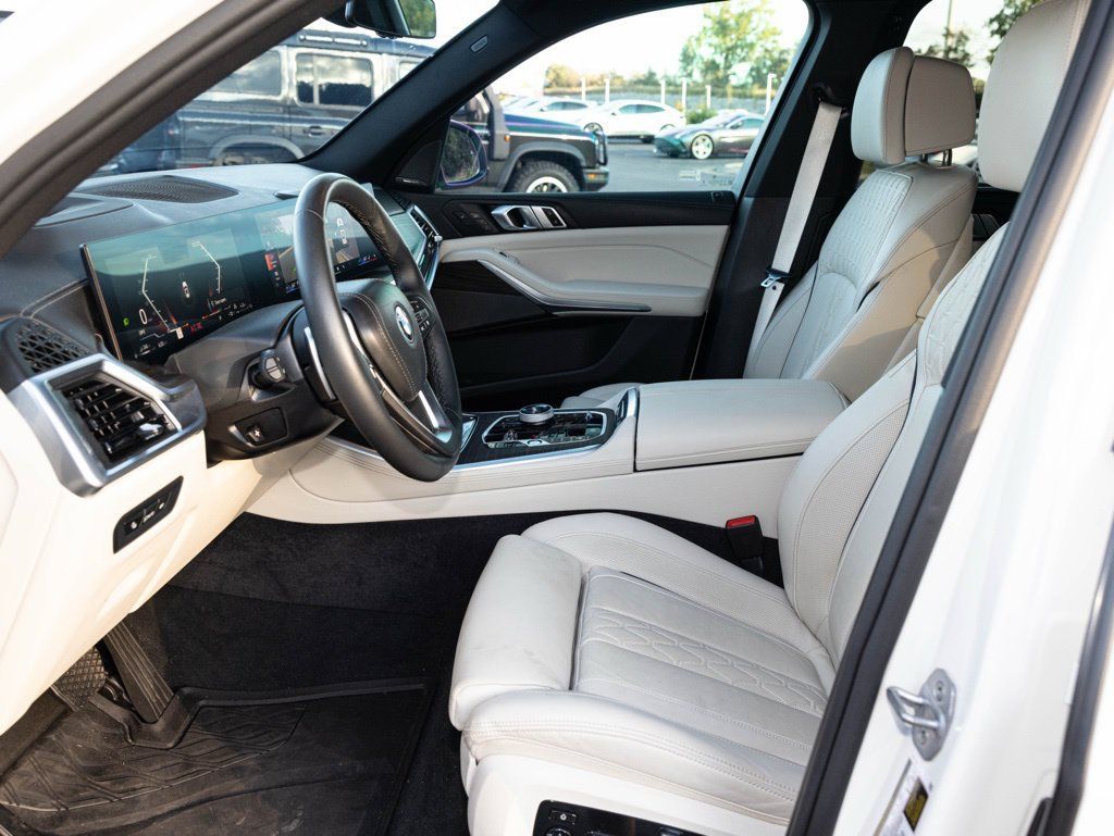 Used 2026 BMW X5 xDrive50e w/ Executive Package AWD/4WD image 22