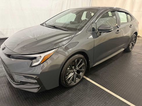 Certified 2025 Toyota Corolla SE image 6