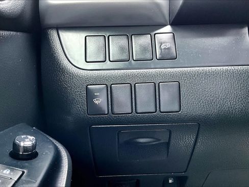 Used 2015 Toyota Highlander Plus FWD image 32