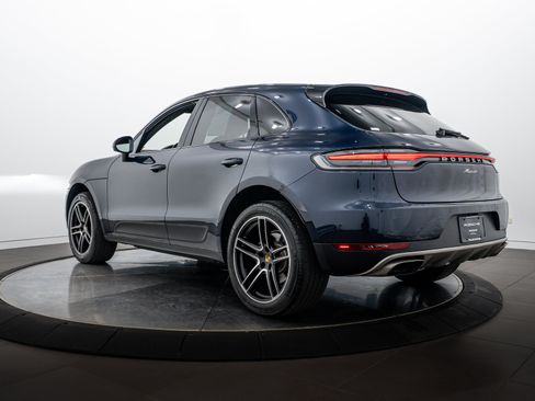 Certified 2021 Porsche Macan AWD/4WD image 3