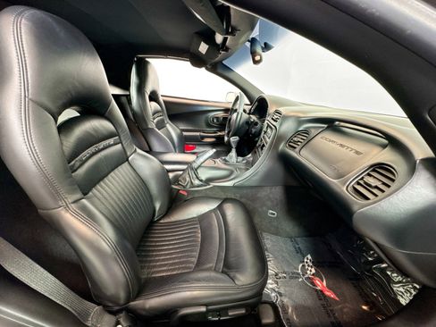 Used 2002 Chevrolet Corvette Convertible w/ Preferred Equipment Group2 image 22