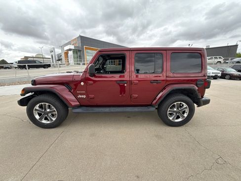 Used 2022 Jeep Wrangler Unlimited Sahara w/ Cold Weather Group AWD/4WD image 2