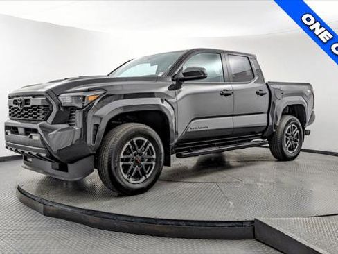 Used 2024 Toyota Tacoma TRD Sport RWD image 2