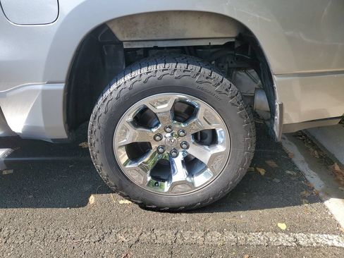 Used 2019 RAM 1500 Big Horn AWD/4WD image 11