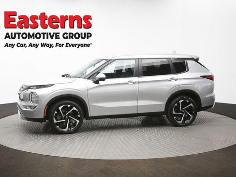 Used 2024 Mitsubishi Outlander SE image 57