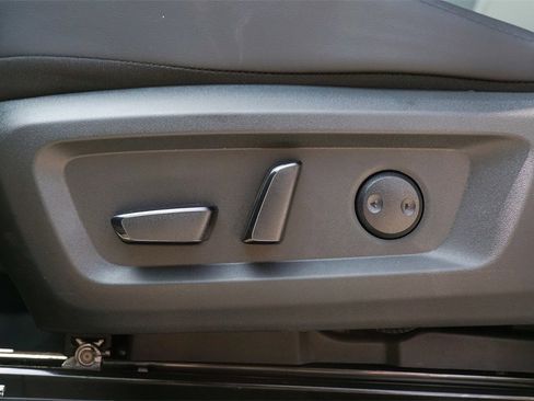 New 2024 Nissan Rogue SV w/ SV Premium Package image 9