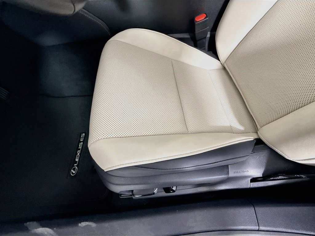 Certified 2025 Lexus ES 300h w/ Premium Package FWD image 19