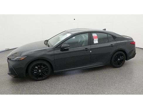 New 2026 Toyota Camry SE FWD image 2