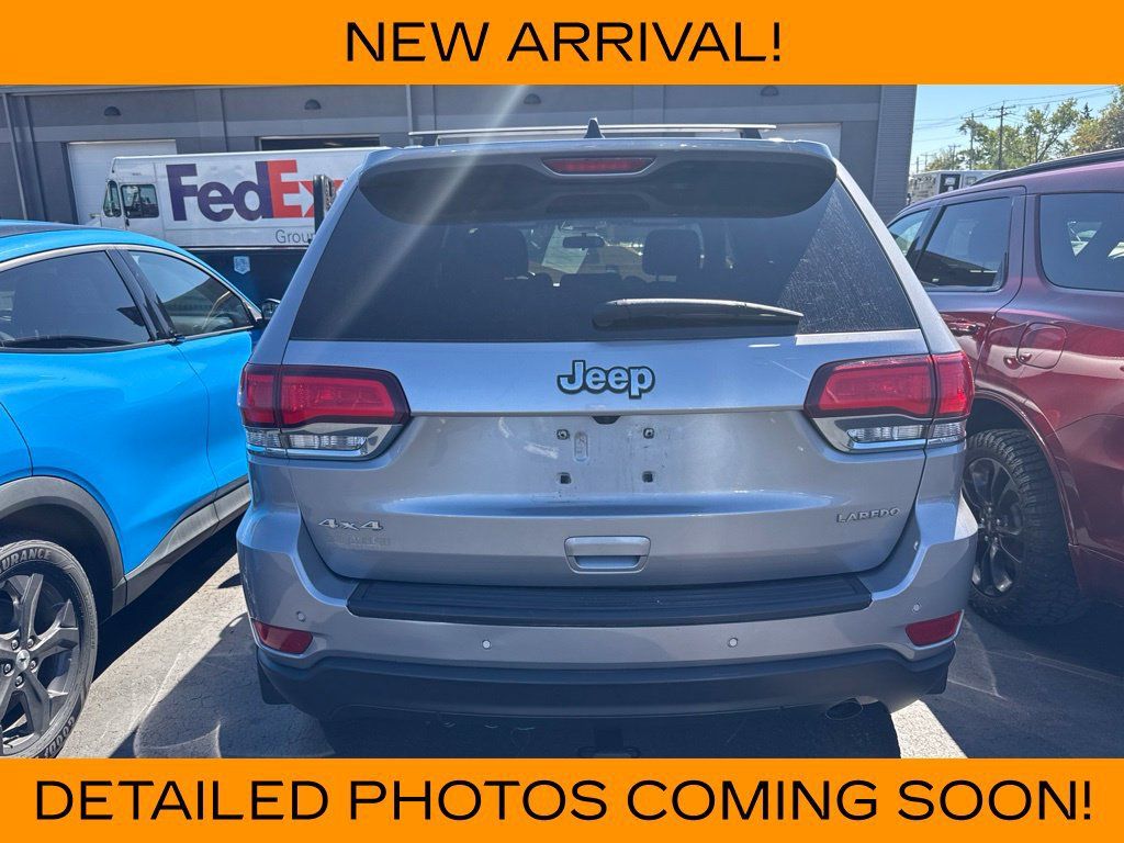 Used 2021 Jeep Grand Cherokee Laredo AWD/4WD image 4