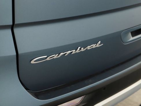 Used 2022 Kia Carnival SX FWD image 32