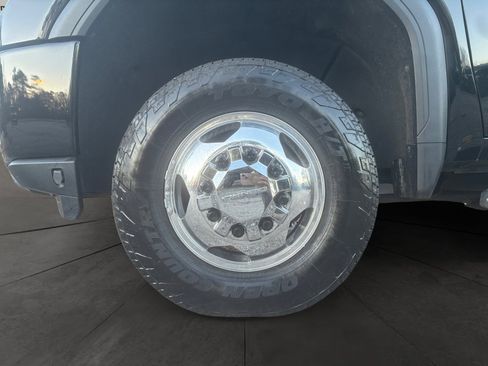 Used 2020 GMC Sierra 3500 Denali w/ Denali Ultimate Package image 14