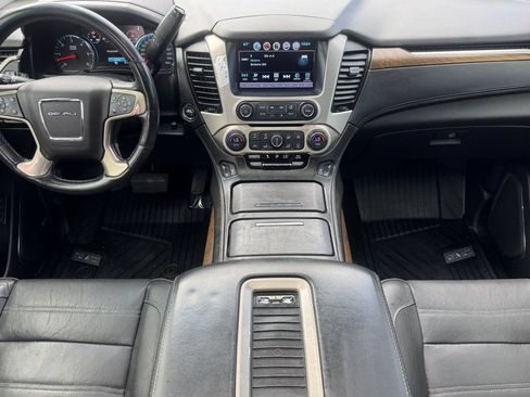 Used 2019 GMC Yukon XL Denali w/ Denali Ultimate Package AWD/4WD image 24