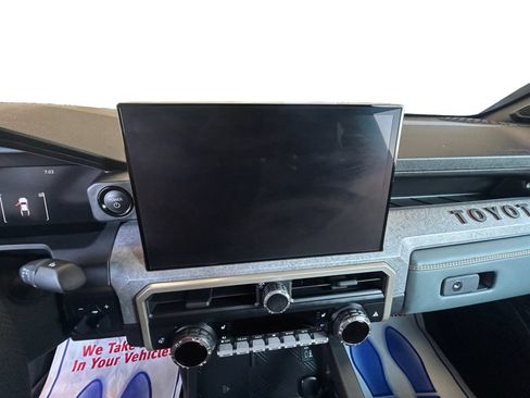 Used 2025 Toyota Tacoma 4x4 Double Cab Hybrid image 10