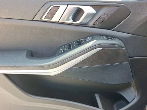 Used 2022 BMW X5 xDrive40i w/ Premium Package image 14