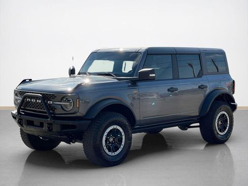Used 2024 Ford Bronco Badlands image 3