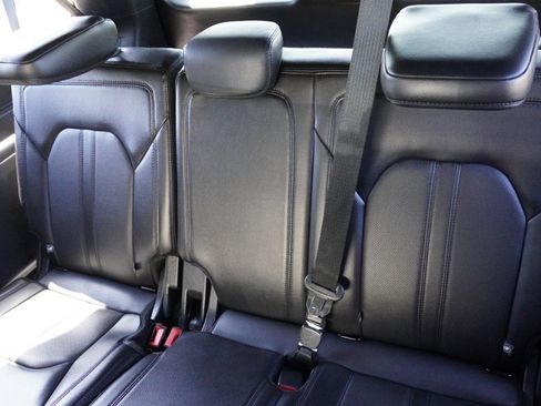 Used 2019 Ford Expedition Max Limited image 9