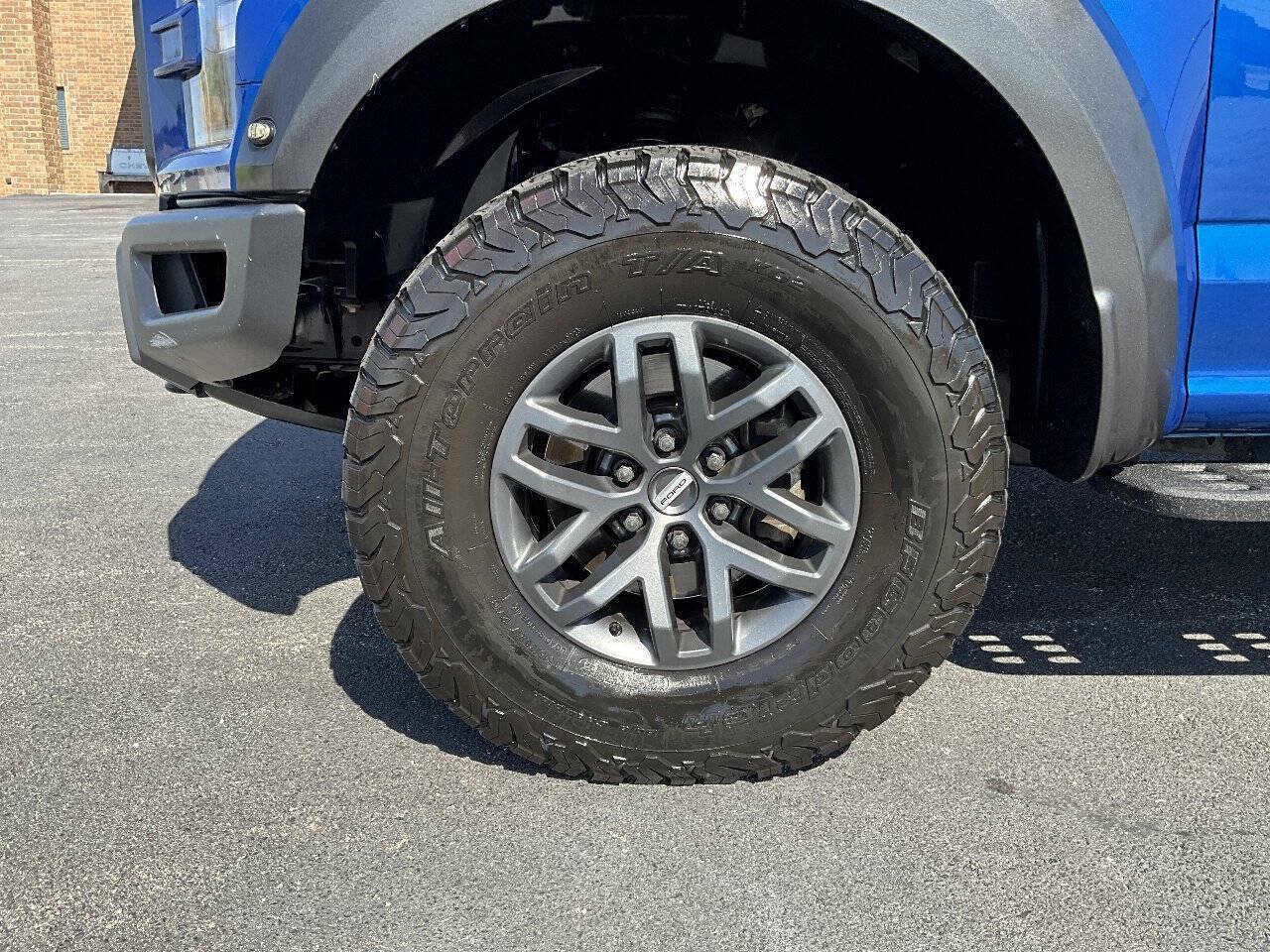 Used 2017 Ford F150 Raptor w/ Equipment Group 802A Luxury AWD/4WD image 17