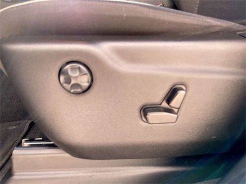 Used 2024 Dodge Durango GT image 12