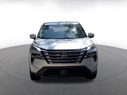 Used 2025 Nissan Rogue SV image 4