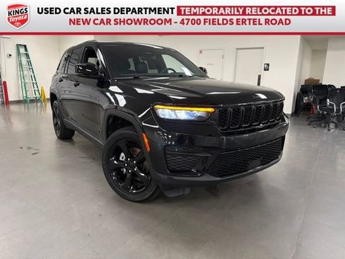 Used 2023 Jeep Grand Cherokee Altitude AWD/4WD image 1