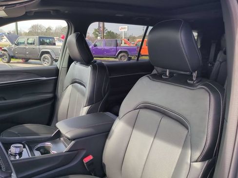 New 2026 Jeep Grand Cherokee L Limited AWD/4WD image 15