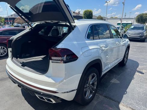 Used 2024 Volkswagen Atlas Cross Sport SEL R-Line AWD/4WD image 2