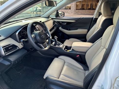 Certified 2025 Subaru Outback Limited AWD/4WD image 9