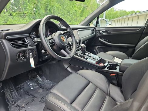 Certified 2023 Porsche Macan GTS AWD/4WD image 4