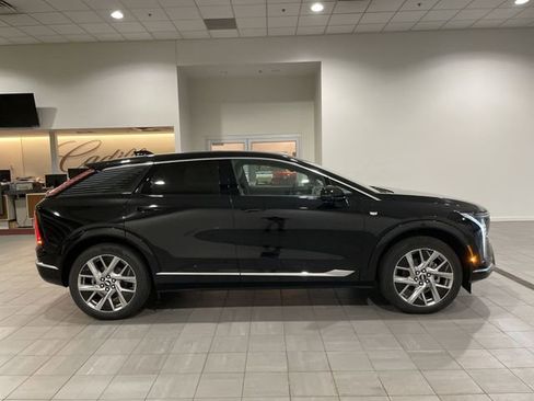 New 2025 Cadillac Optiq Luxury 2 AWD/4WD image 7