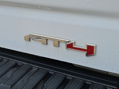 Used 2025 GMC Sierra 1500 AT4 AWD/4WD image 10
