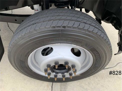 Used 2017 Ford F550 Regular Cab image 21