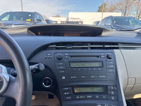 Used 2010 Toyota Prius Five image 15